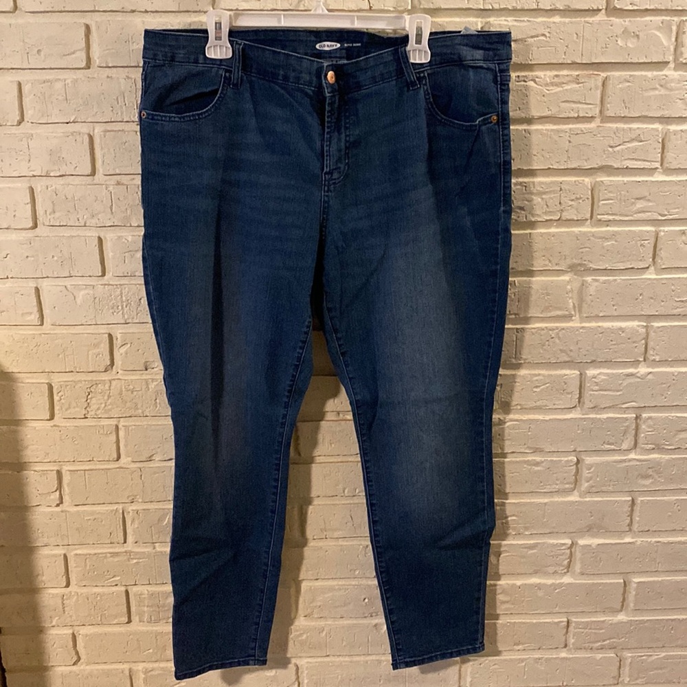 Mid-Rise Super-Skinny Jeans